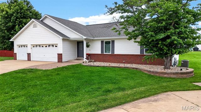 15 Covered Wagon Trail Court, St Peters, MO 63376
