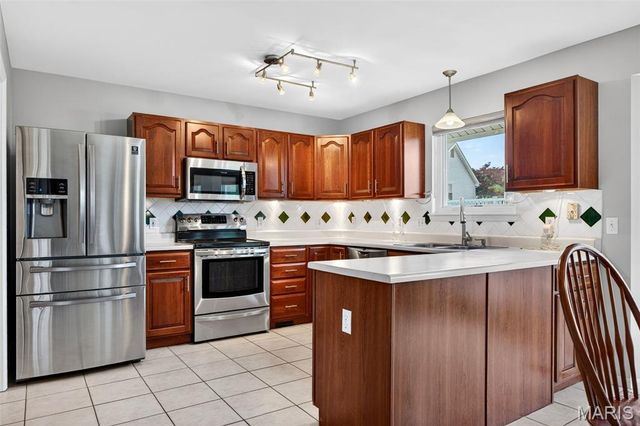 15 Covered Wagon Trail Court, St Peters, MO 63376