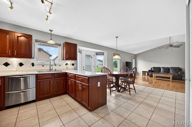 15 Covered Wagon Trail Court, St Peters, MO 63376