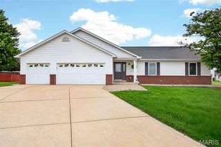 15 Covered Wagon Trail Court, St Peters, MO 63376