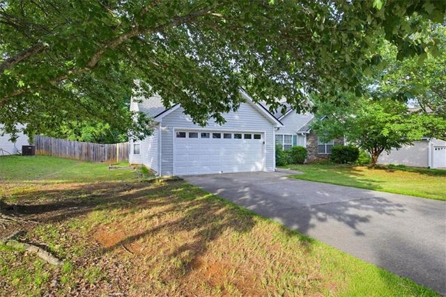 1029 Harbins Pass Drive, Dacula, GA 30019