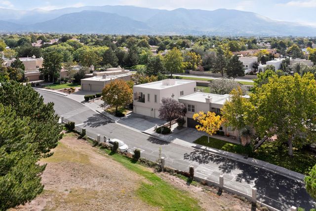 11436 Woodmar Lane NE, Albuquerque, NM 87111