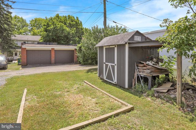 2122 HIGHLAND ST, West Lawn, PA 19609