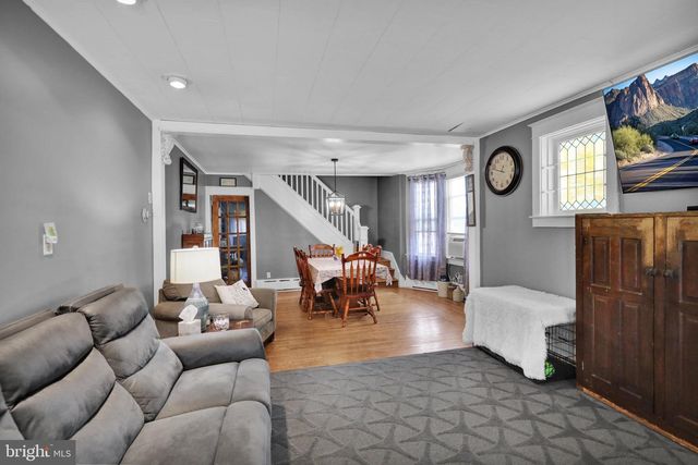 2122 HIGHLAND ST, West Lawn, PA 19609