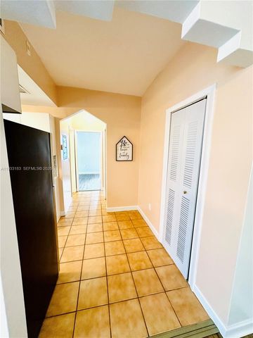 540 15th St 203, Miami Beach, FL 33139