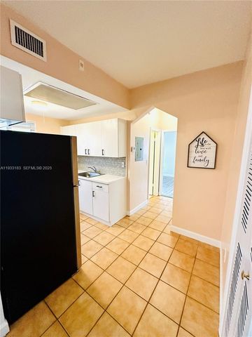 540 15th St 203, Miami Beach, FL 33139