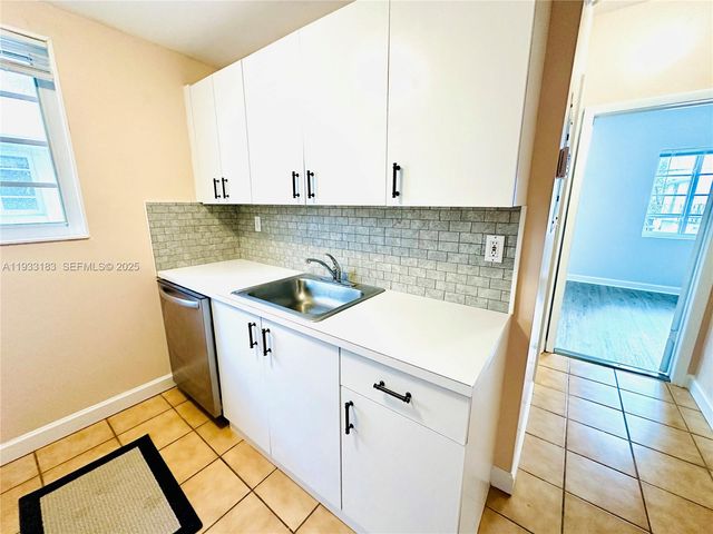 540 15th St 203, Miami Beach, FL 33139