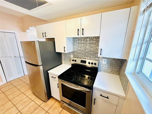 540 15th St 203, Miami Beach, FL 33139