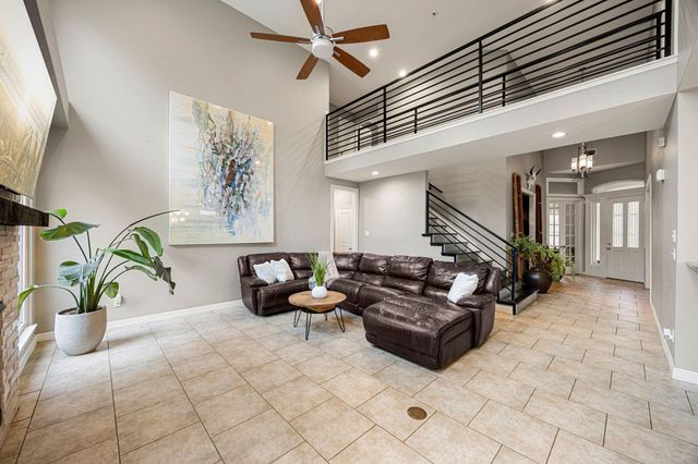 6 Windflower Place, The Woodlands, TX 77381