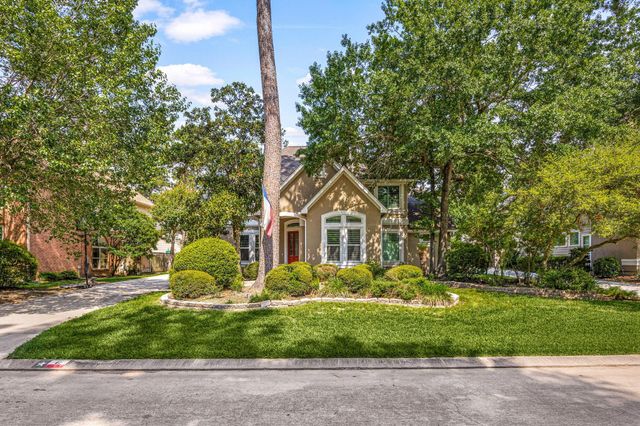 6 Windflower Place, The Woodlands, TX 77381