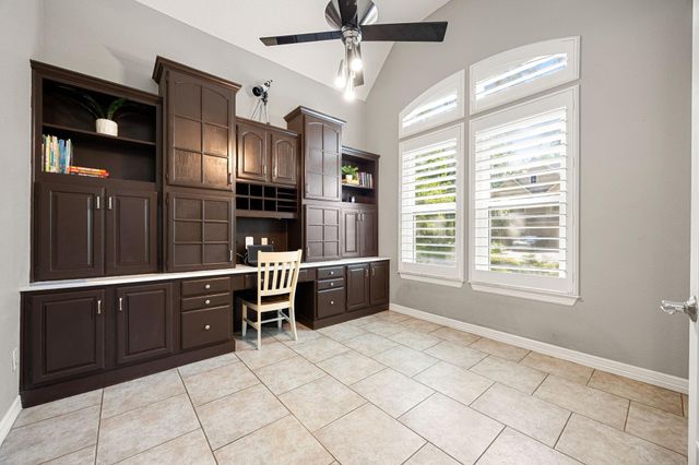 6 Windflower Place, The Woodlands, TX 77381