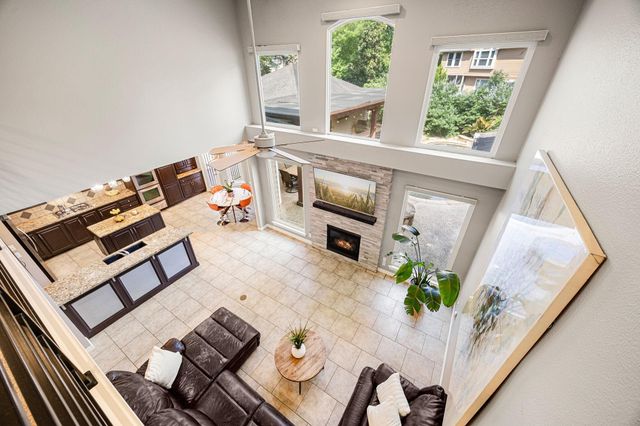 6 Windflower Place, The Woodlands, TX 77381