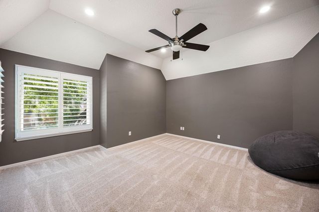 6 Windflower Place, The Woodlands, TX 77381