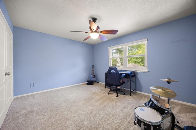 6 Windflower Place, The Woodlands, TX 77381