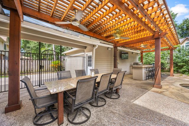 6 Windflower Place, The Woodlands, TX 77381