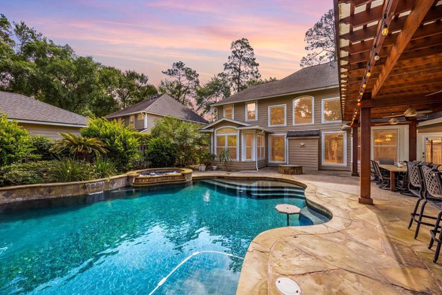6 Windflower Place, The Woodlands, TX 77381