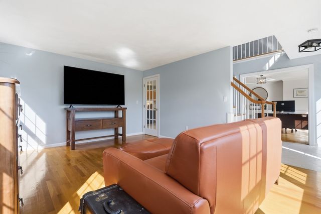 44 Raffaele Drive, Waltham, MA 02452
