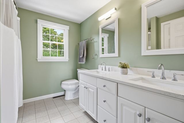 44 Raffaele Drive, Waltham, MA 02452