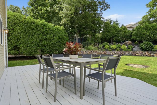 44 Raffaele Drive, Waltham, MA 02452