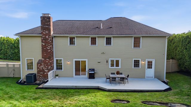 44 Raffaele Drive, Waltham, MA 02452