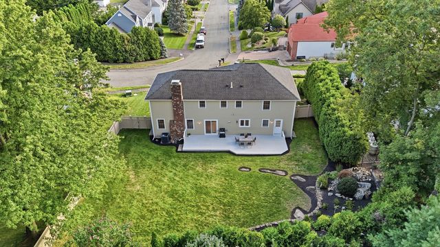 44 Raffaele Drive, Waltham, MA 02452