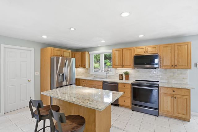 44 Raffaele Drive, Waltham, MA 02452