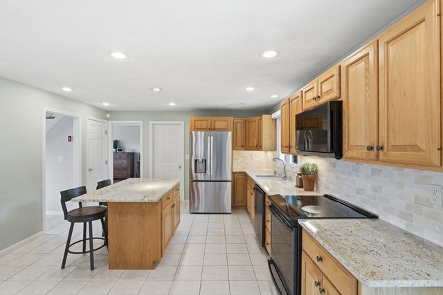 44 Raffaele Drive, Waltham, MA 02452