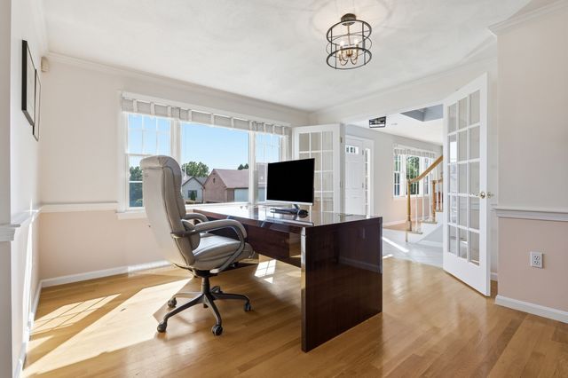 44 Raffaele Drive, Waltham, MA 02452
