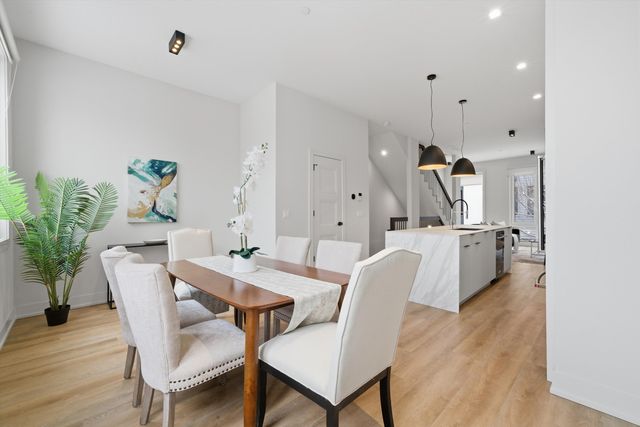 4250 W Belmont Avenue 5, Chicago, IL 60641