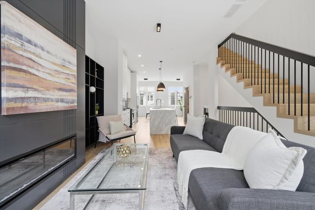 4250 W Belmont Avenue 5, Chicago, IL 60641
