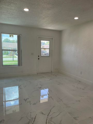 8131 SW 6th Street, North Lauderdale, FL 33068