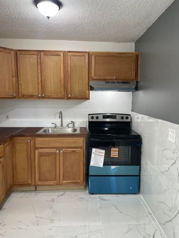 8131 SW 6th Street, North Lauderdale, FL 33068