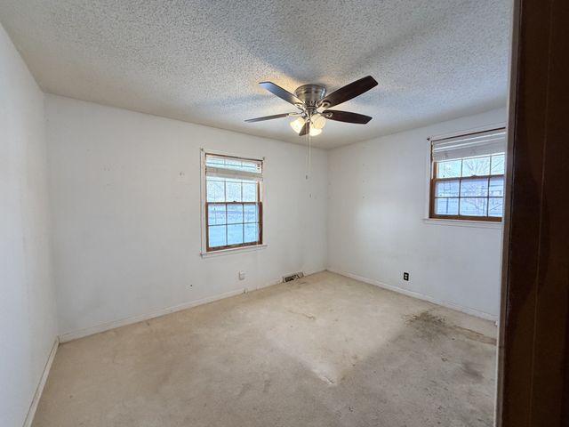 238 Pine Mountain Rd, Clarksville, TN 37042