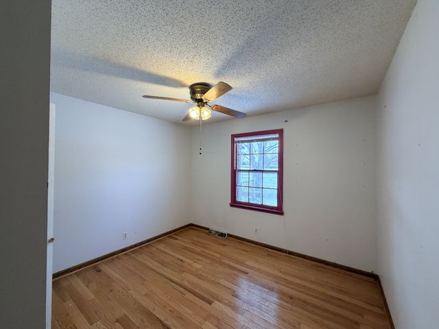 238 Pine Mountain Rd, Clarksville, TN 37042