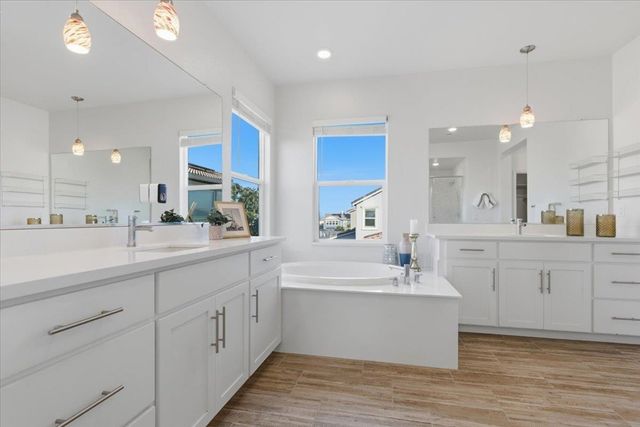 2481 2481 Azalea Ave, Tracy, CA 95376