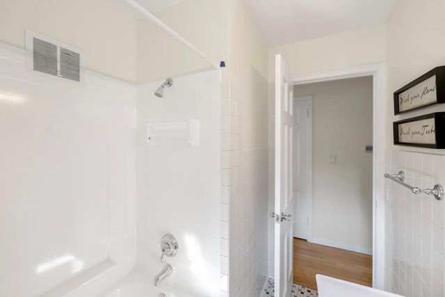 5860 Wentworth Avenue, Minneapolis, MN 55419