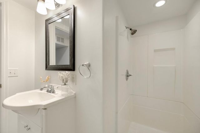 5860 Wentworth Avenue, Minneapolis, MN 55419