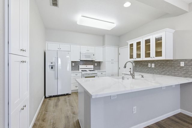 7118 S Lyne Bay Dr, Roseville, CA 95747