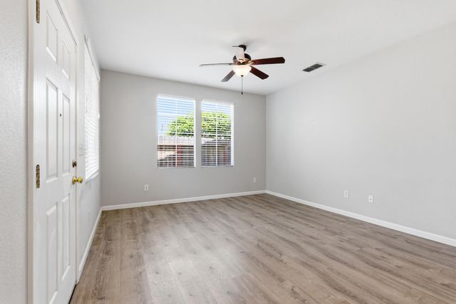 7118 S Lyne Bay Dr, Roseville, CA 95747