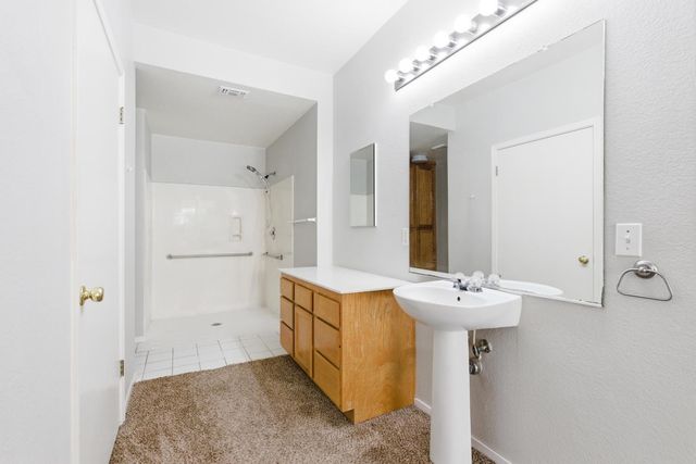 7118 S Lyne Bay Dr, Roseville, CA 95747