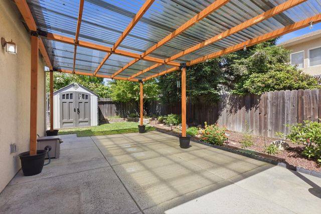 7118 S Lyne Bay Dr, Roseville, CA 95747