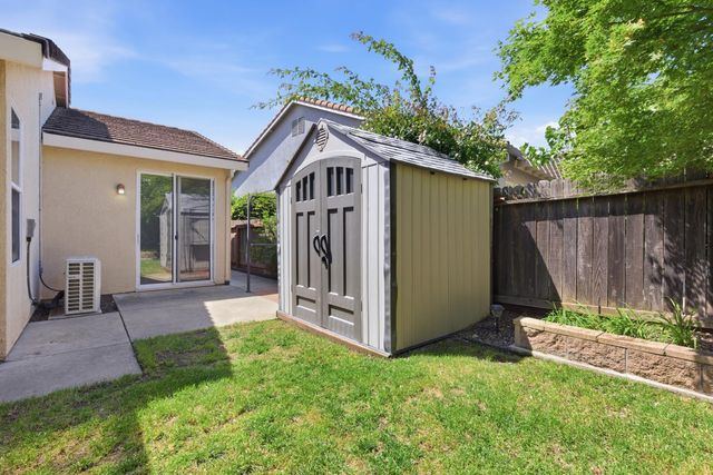 7118 S Lyne Bay Dr, Roseville, CA 95747