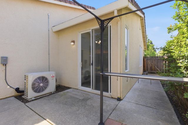 7118 S Lyne Bay Dr, Roseville, CA 95747