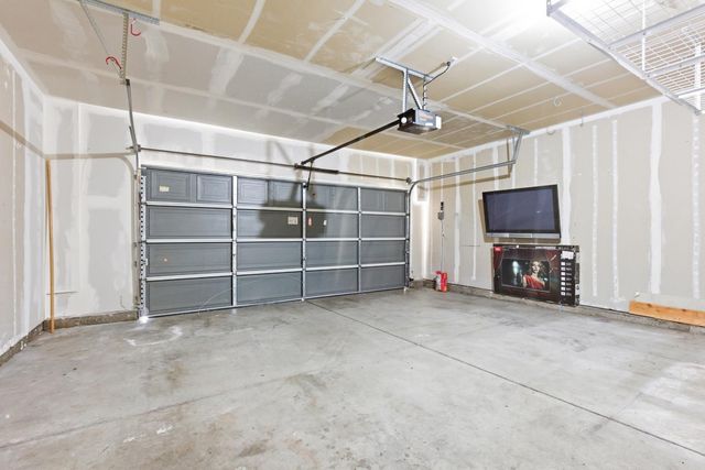 7118 S Lyne Bay Dr, Roseville, CA 95747