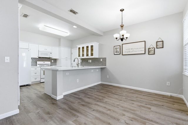 7118 S Lyne Bay Dr, Roseville, CA 95747