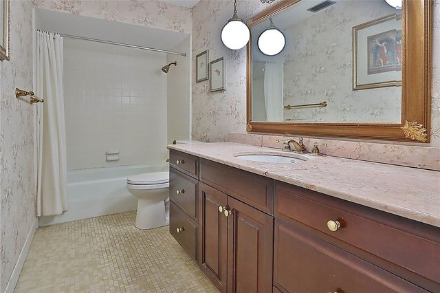 10502 LAKE CARROLL WAY, Tampa, FL 33618