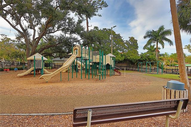 10502 LAKE CARROLL WAY, Tampa, FL 33618