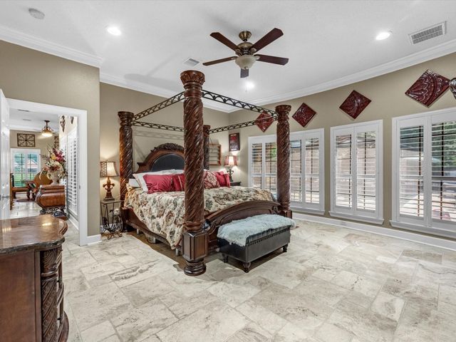 218 Lago Trace Drive, Huffman, TX 77336