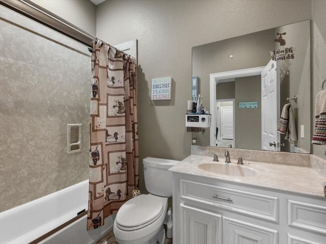 218 Lago Trace Drive, Huffman, TX 77336