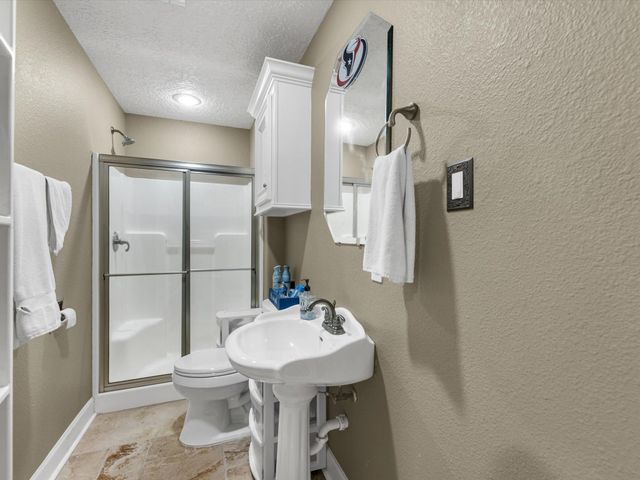 218 Lago Trace Drive, Huffman, TX 77336